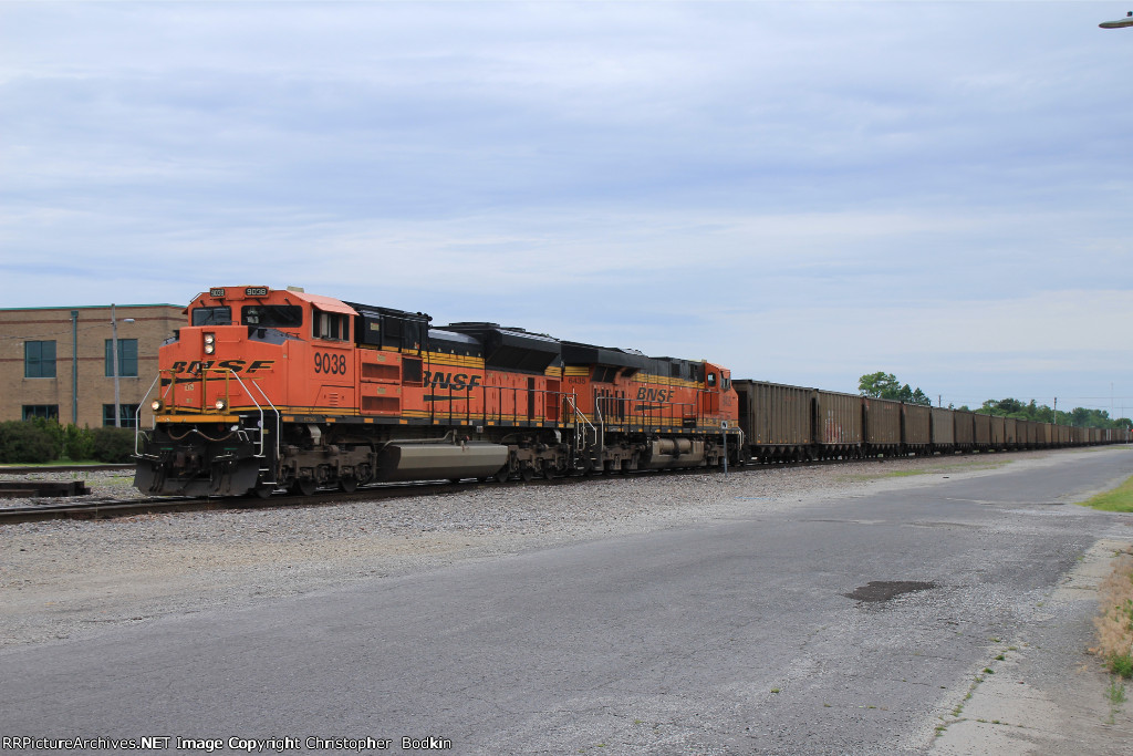 BNSF 9038
